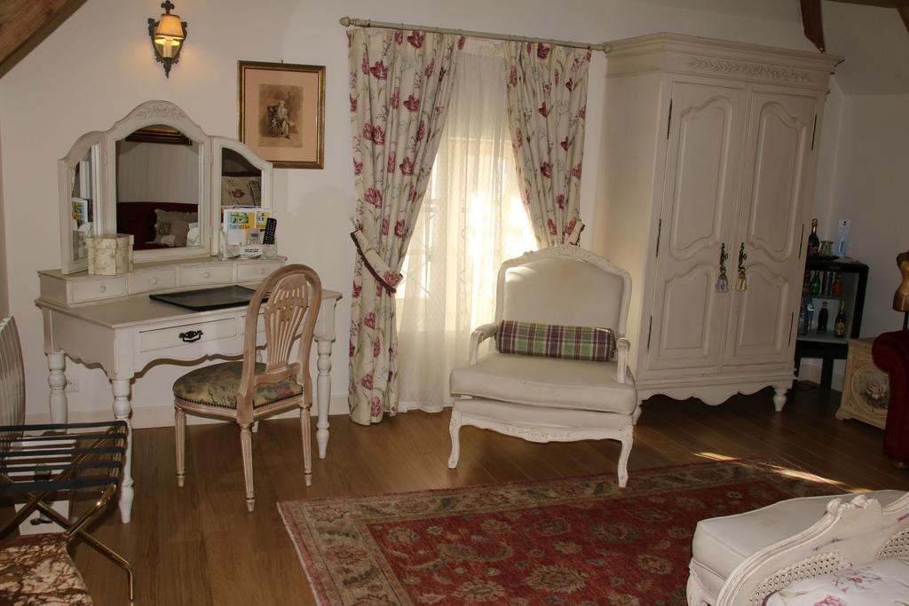 Hostellerie Du Prieure Saint-Prix  Eksteriør billede