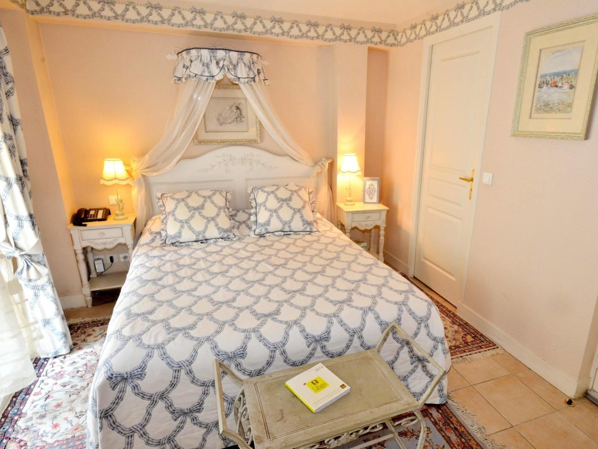 Hostellerie Du Prieure Saint-Prix  Eksteriør billede