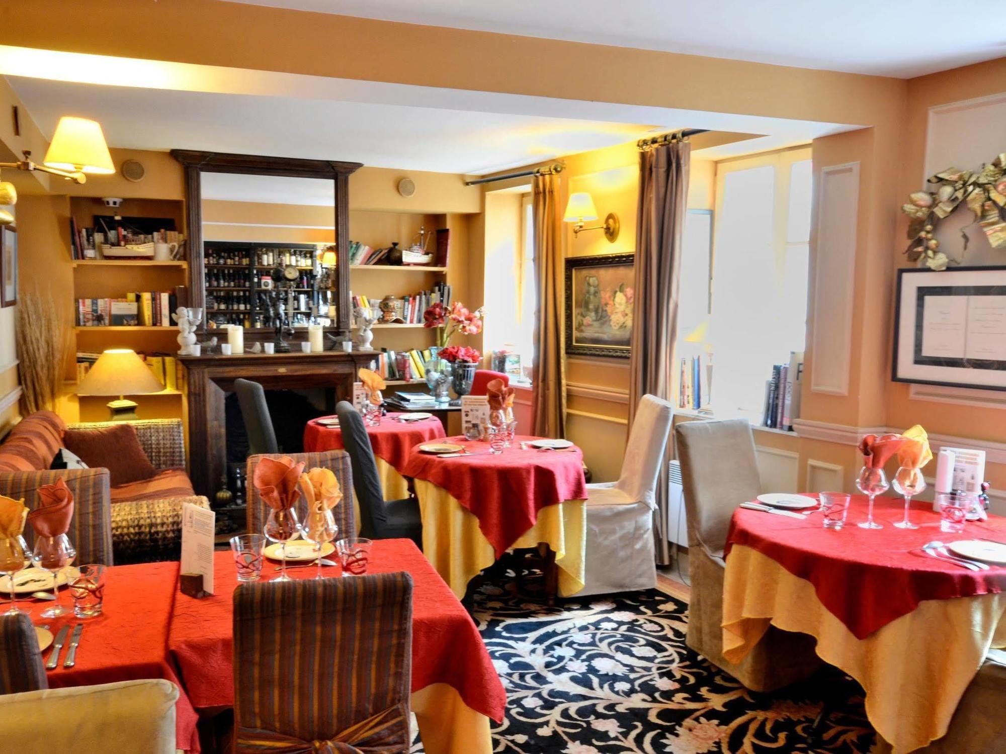 Hostellerie Du Prieure Saint-Prix  Eksteriør billede
